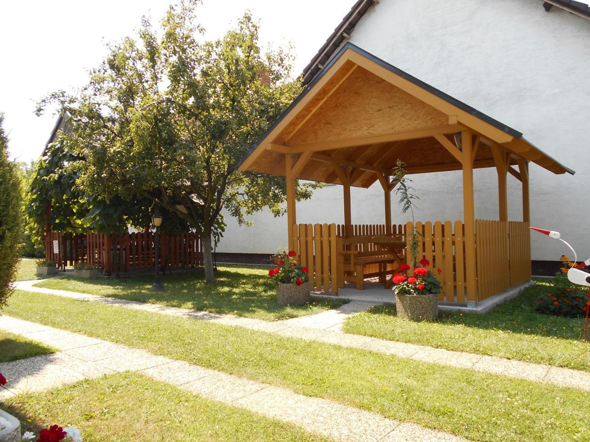 Arpad Panzio Bed & Breakfast Győr Exterior foto