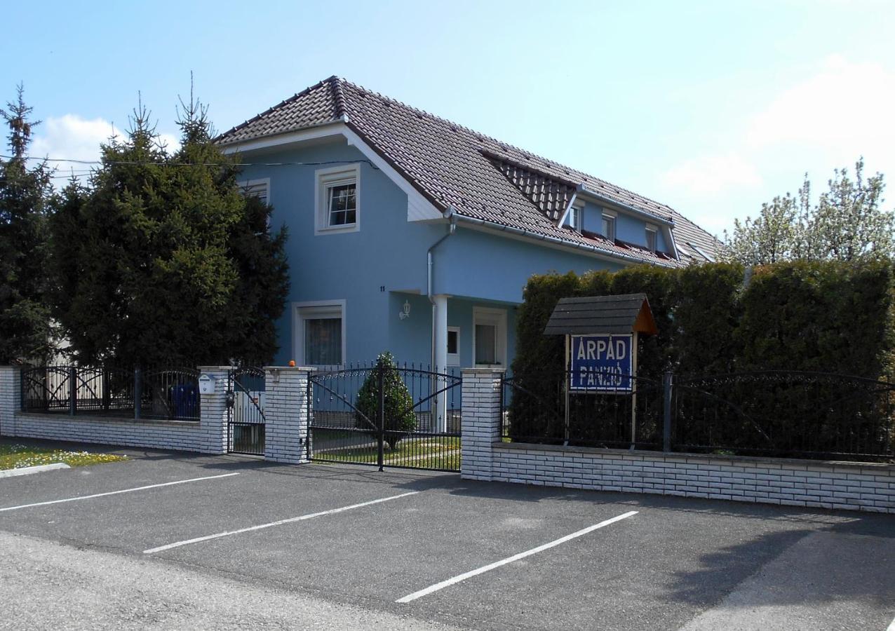 Arpad Panzio Bed & Breakfast Győr Exterior foto